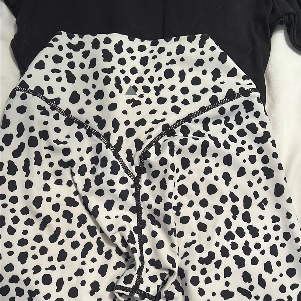 Black Zip-Up Jacket and White Leopard Print Leggings - Picture 4 of 4